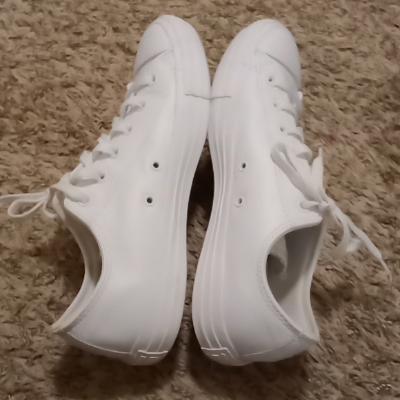 #518Unisex Converse Chuck Taylor All Star Leather 136823C Low Casual ShoesM8 W10 - Picture 6 of 12